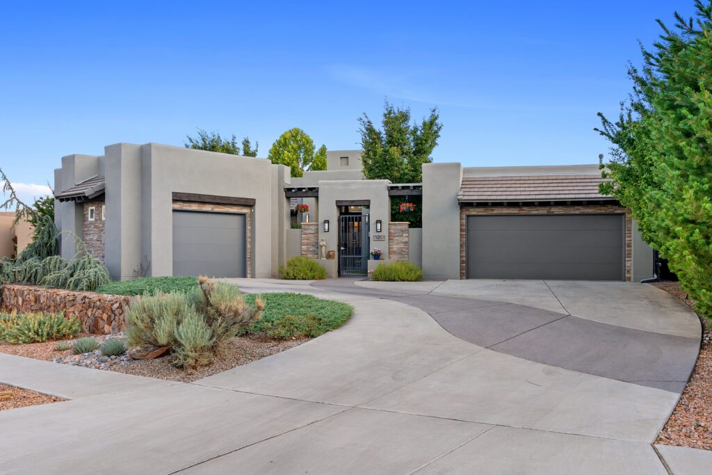 A Custom Bosque-Edge Retreat Built Around Art, Outdoor Living, and Everyday Function