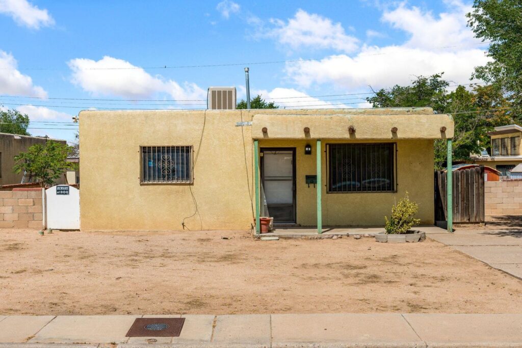 A Single-Level Albuquerque Home Ready for a Fresh Vision